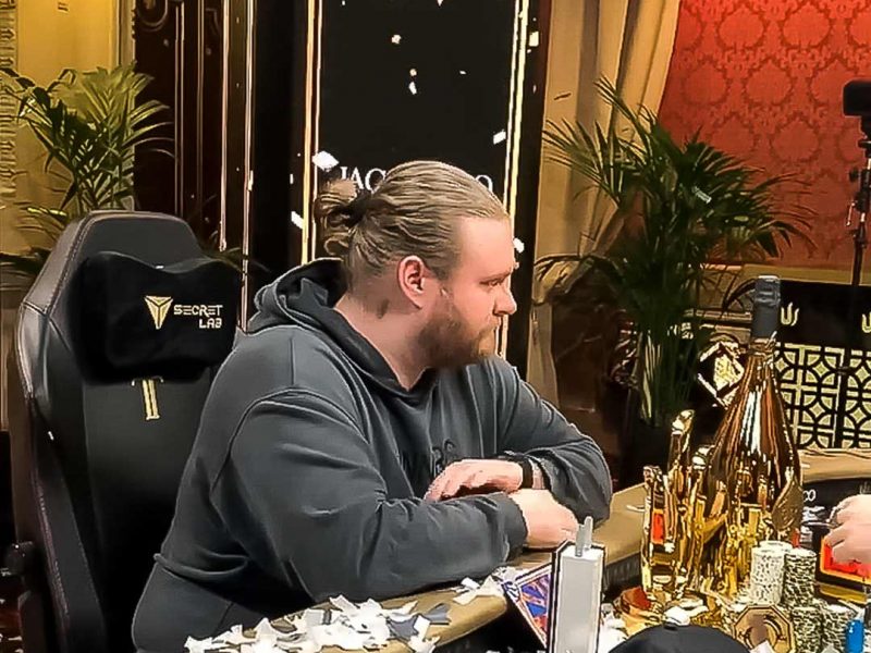 Croupier durante Triton Poker Series en Casino Gran Vía